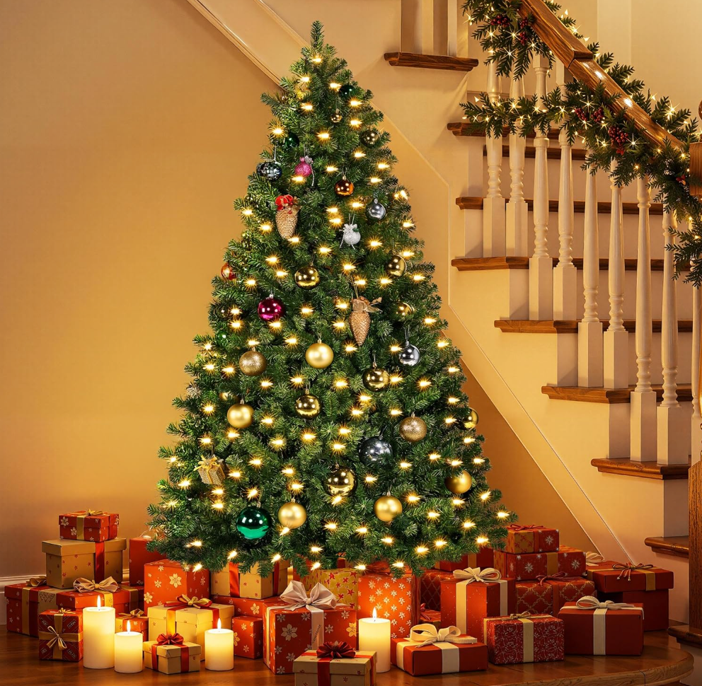 The Evergreen Royale™ Pre-Lit Christmas Tree